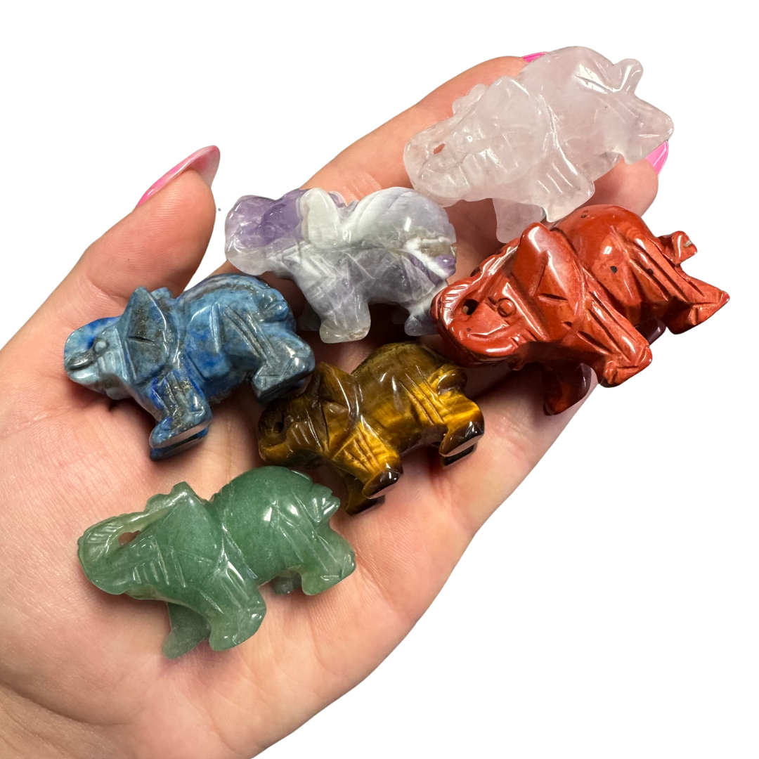 ONE Random Elephant Carving