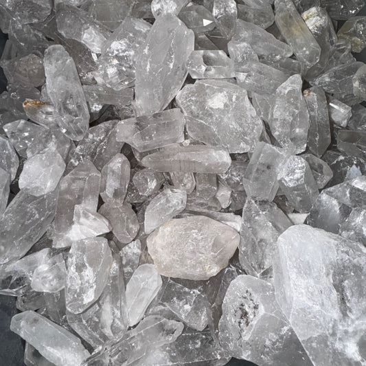 1lb Rough - Quartz Point (medium)